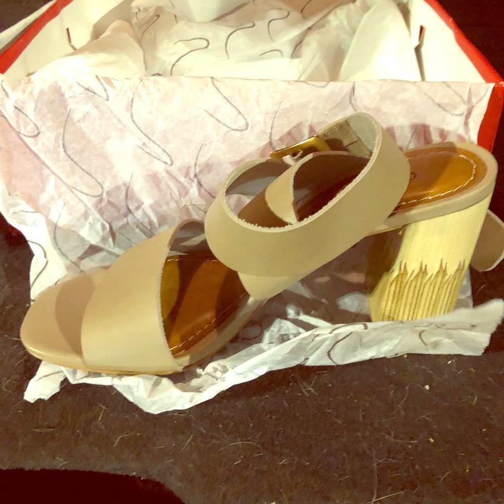 Carrano aurora sandal